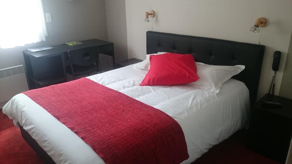 Hotel Le Roudou ฟุยส์นอง ภายนอก รูปภาพ