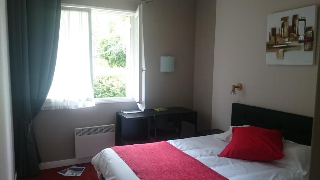 Hotel Le Roudou ฟุยส์นอง ภายนอก รูปภาพ