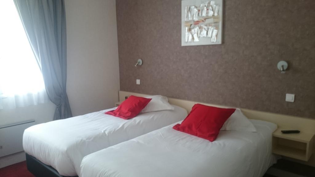 Hotel Le Roudou ฟุยส์นอง ภายนอก รูปภาพ