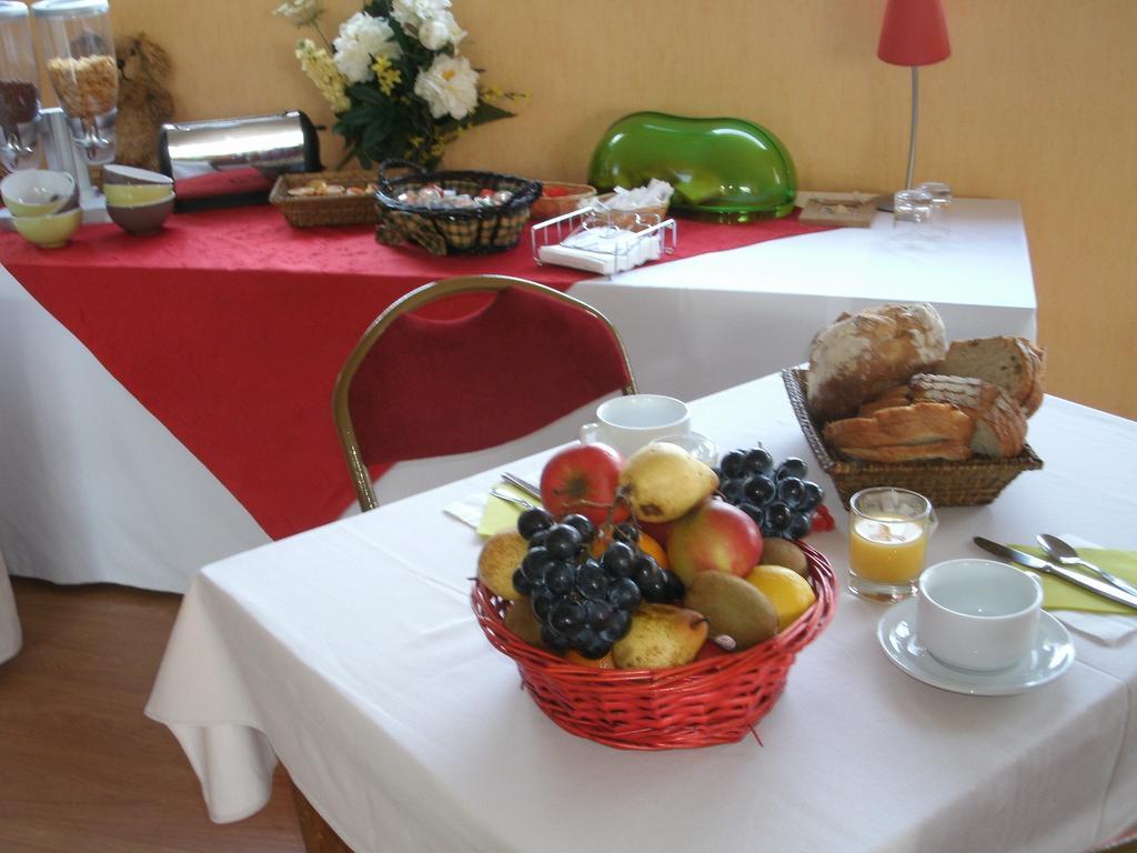 Hotel Le Roudou ฟุยส์นอง ภายนอก รูปภาพ