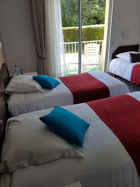 Hotel Le Roudou ฟุยส์นอง ภายนอก รูปภาพ